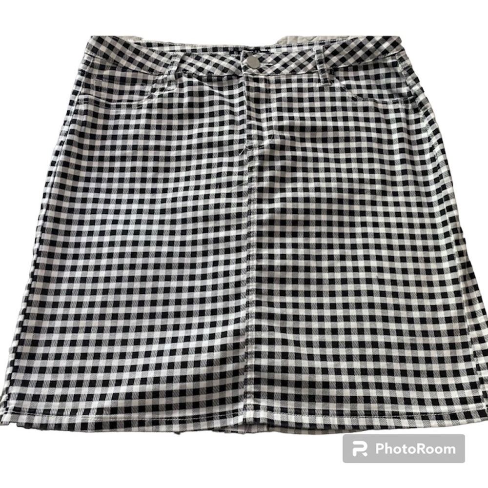 Baccini denim skirt, black and white checks. Above knee length. Size 10
